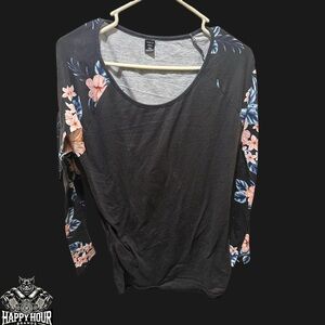 Shein Curve Top Womens 2XL Black With Blue & Pink Floral Sleeve T-Shirt